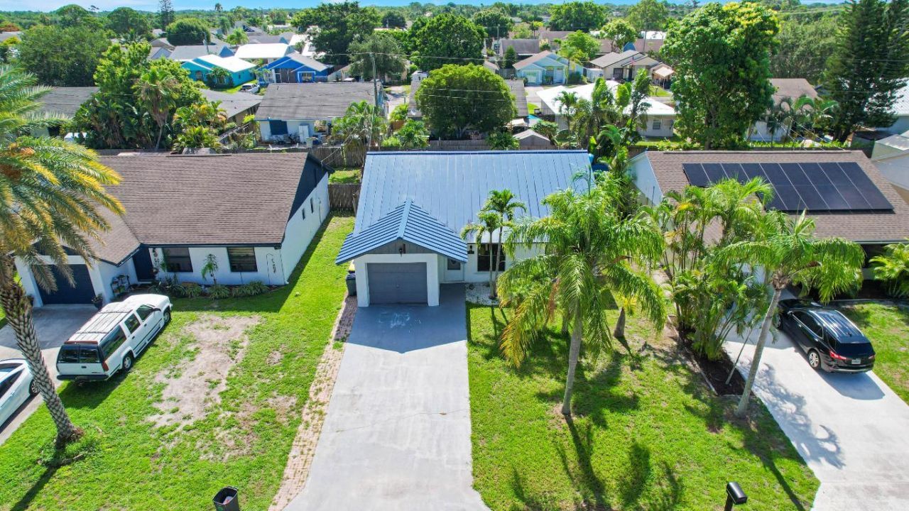 5929 SE Collins Avenue, Stuart, FL 34997 Photo
