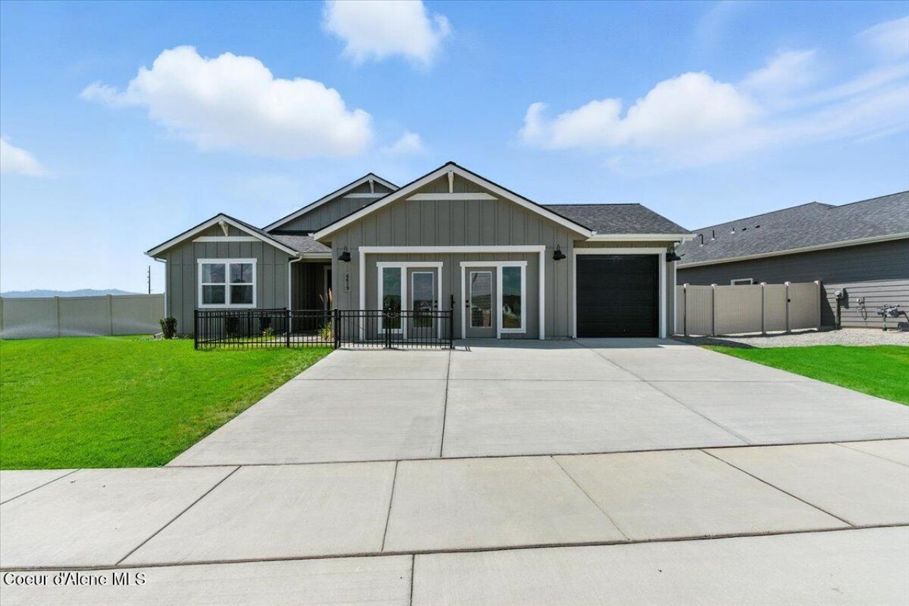 7052 N Coeur Terre Blvd, Coeur d Alene, ID 83815 Main Photo