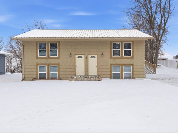 917/919 Geiser, Larchwood, IA 51241
