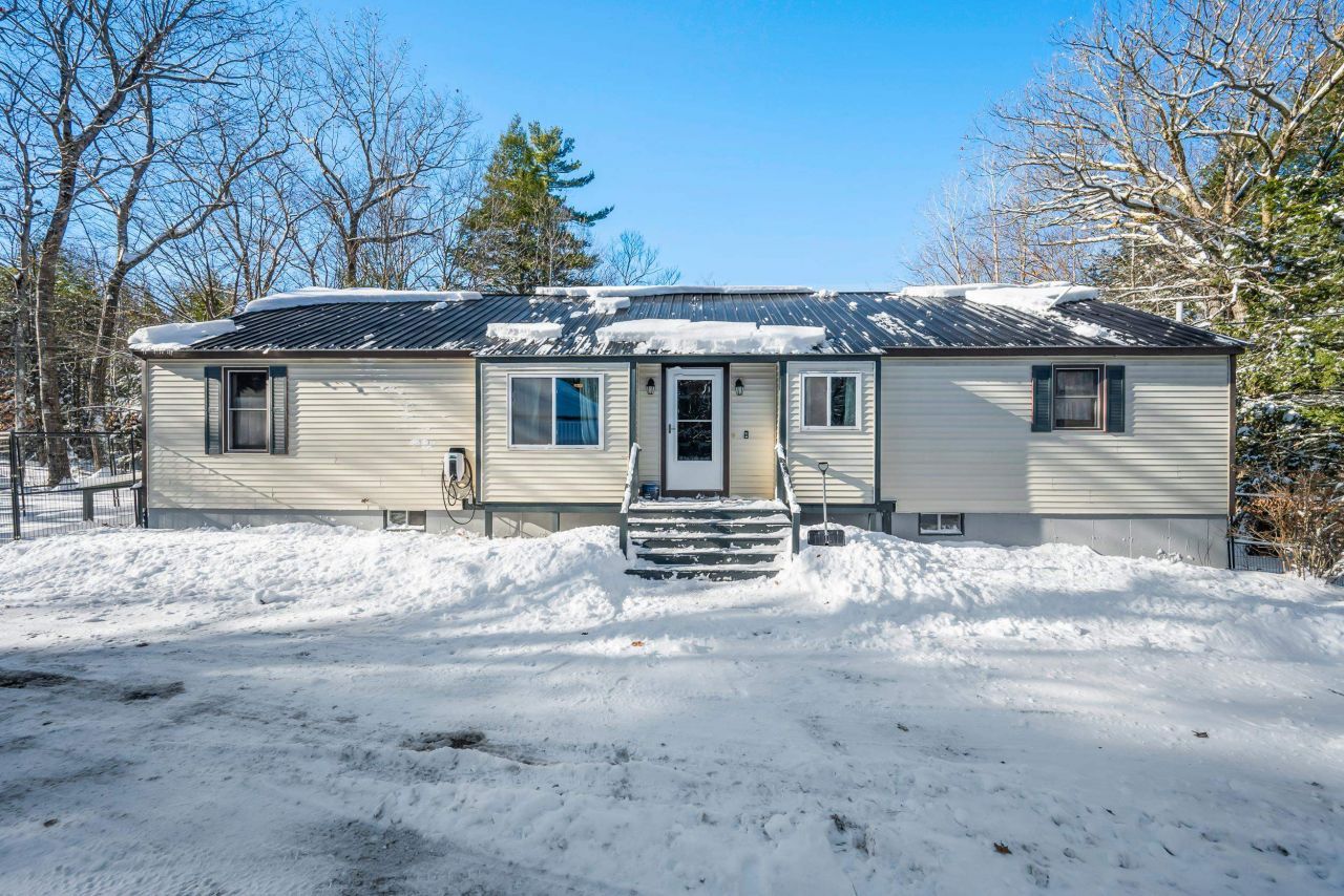 8 Ross Farm Road, Albany, NH 03818 Main Photo