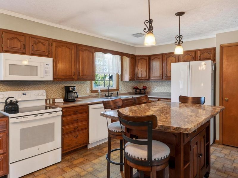 742 Fairway Drive, Washington Court House, OH 43160 Photo 10