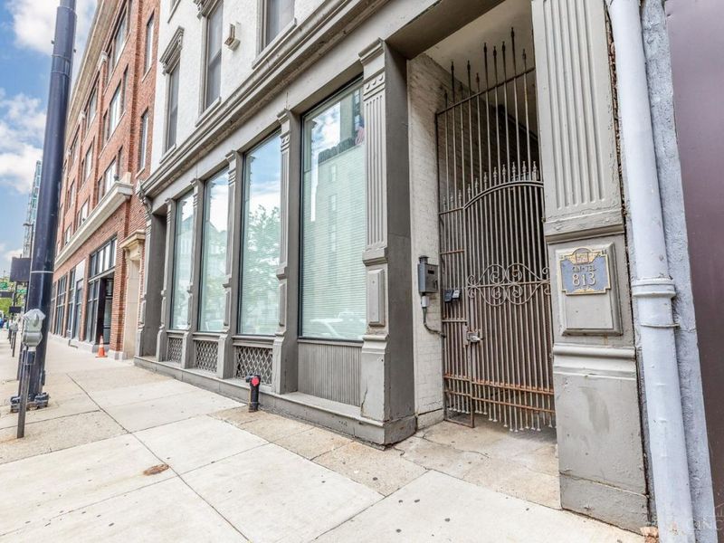 813 Broadway Street, Cincinnati, OH 45202 Photo 2