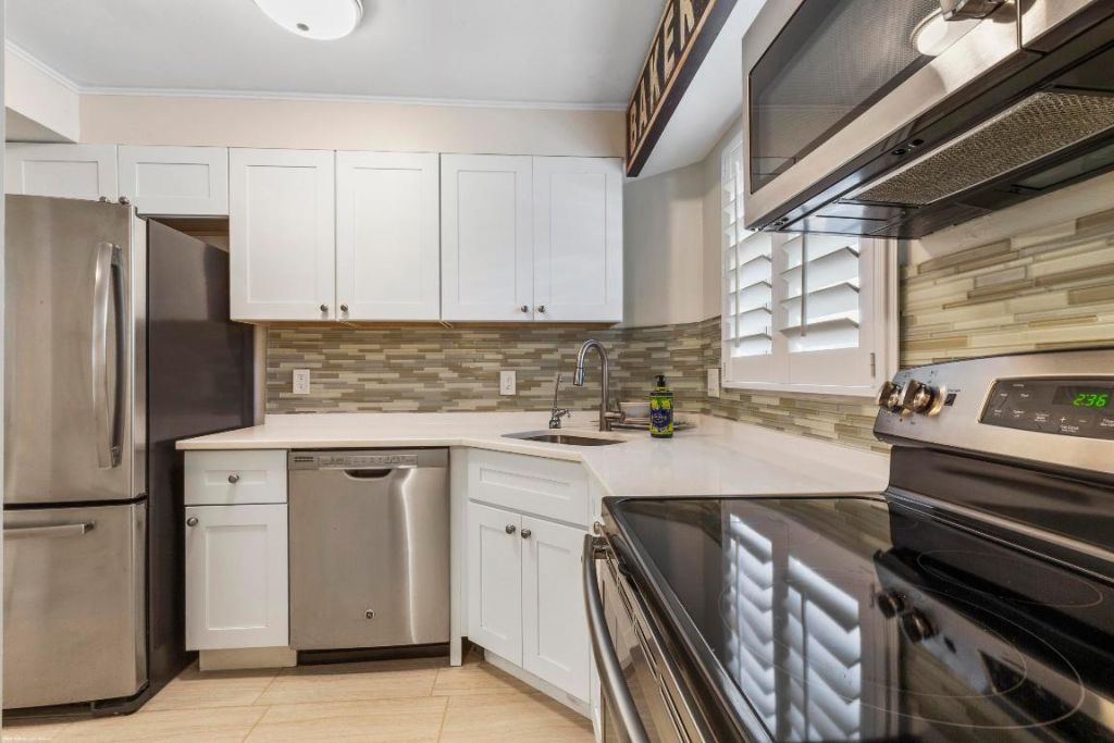 18081 SE Country Club Drive, Unit 7-61, Jupiter, FL 33469 Main Photo