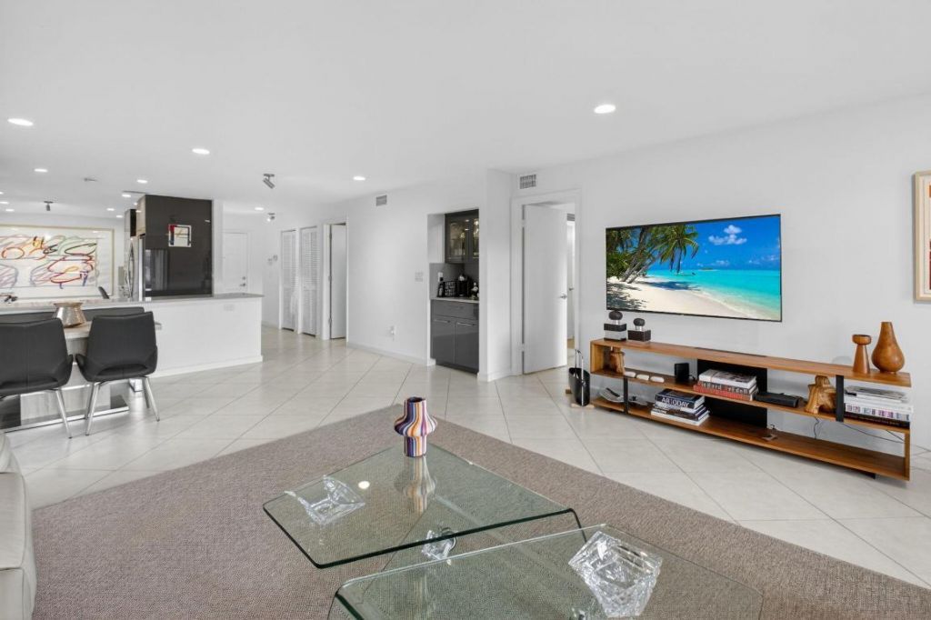 33 Westgate Lane, Unit C, Boynton Beach, FL 33436 Photo