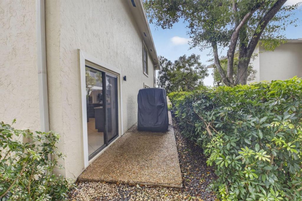 33 Westgate Lane, Unit C, Boynton Beach, FL 33436 Photo