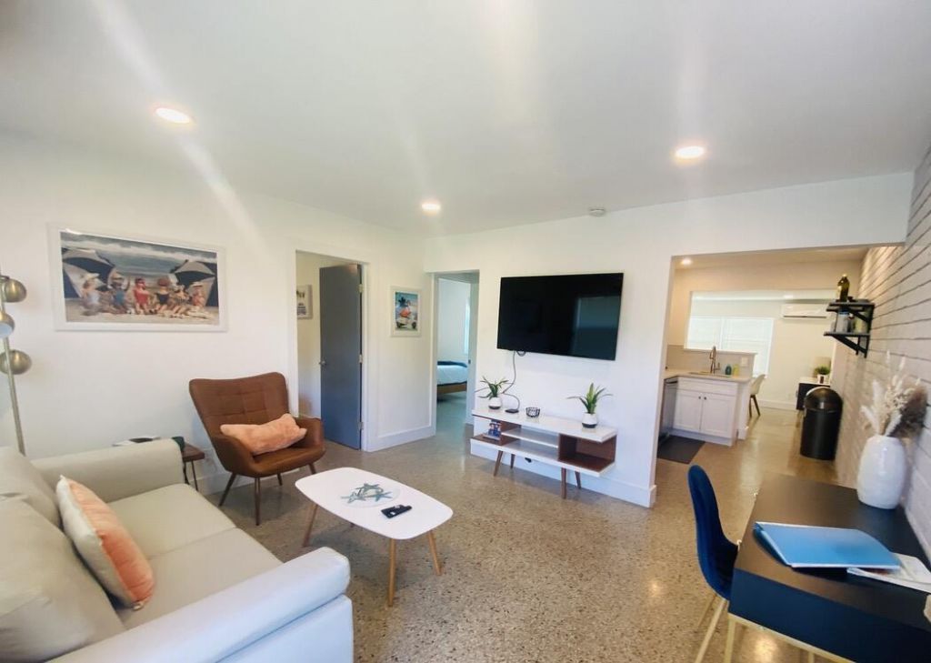 304 SE 3rd Street, Delray Beach, FL 33483 Photo