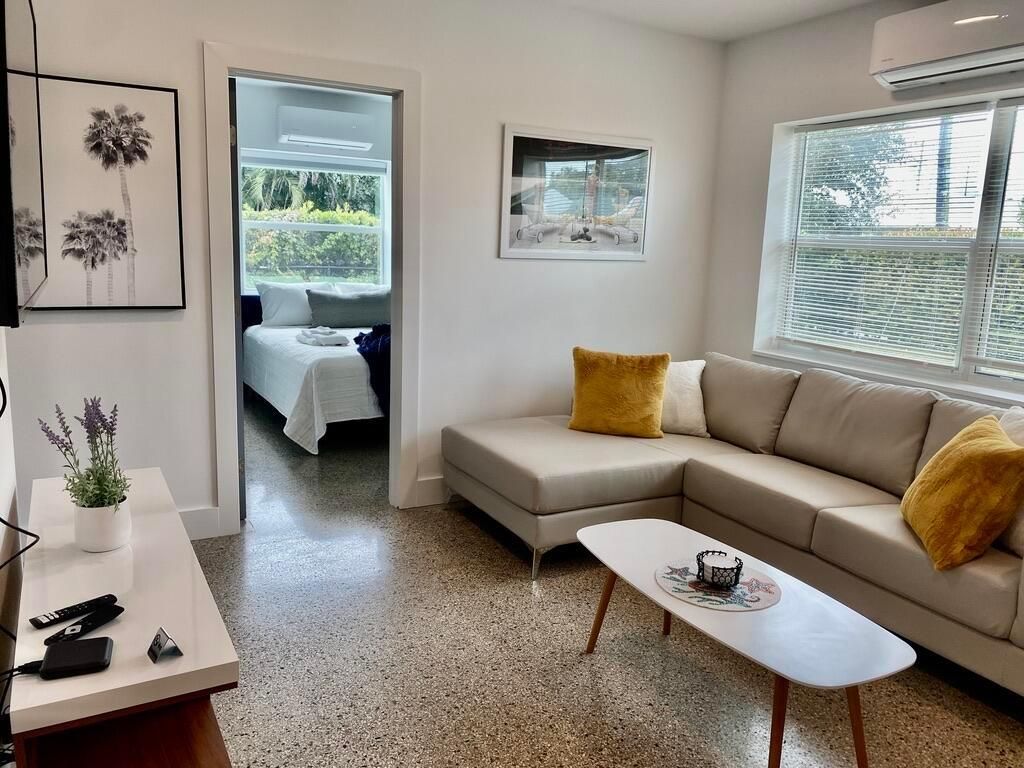 304 SE 3rd Street, Delray Beach, FL 33483 Photo