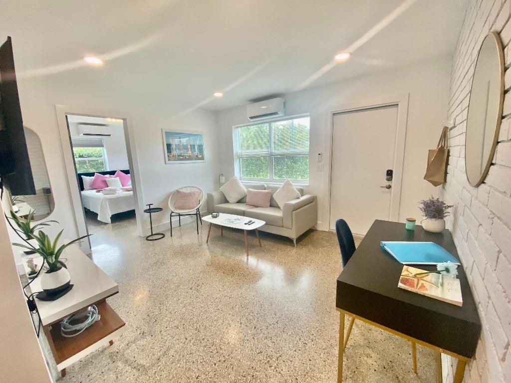 304 SE 3rd Street, Delray Beach, FL 33483 Photo