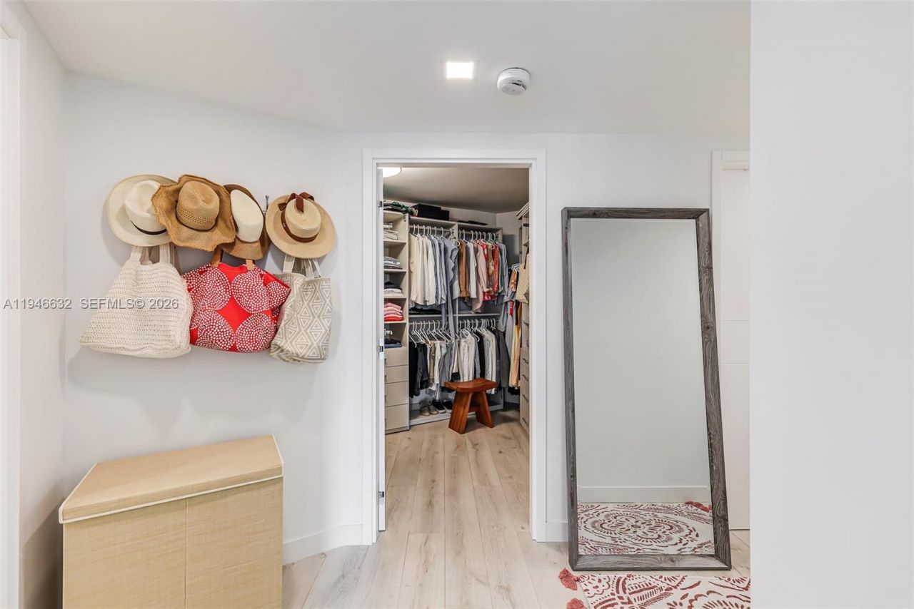 1121 Crandon Blvd, Unit F802, Key Biscayne, FL 33149 Photo