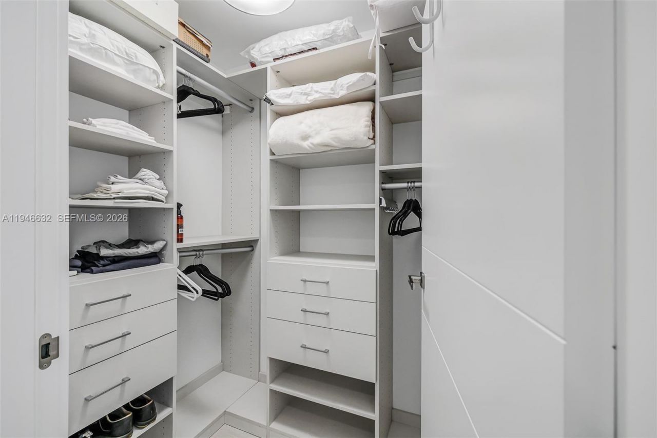 1121 Crandon Blvd, Unit F802, Key Biscayne, FL 33149 Photo