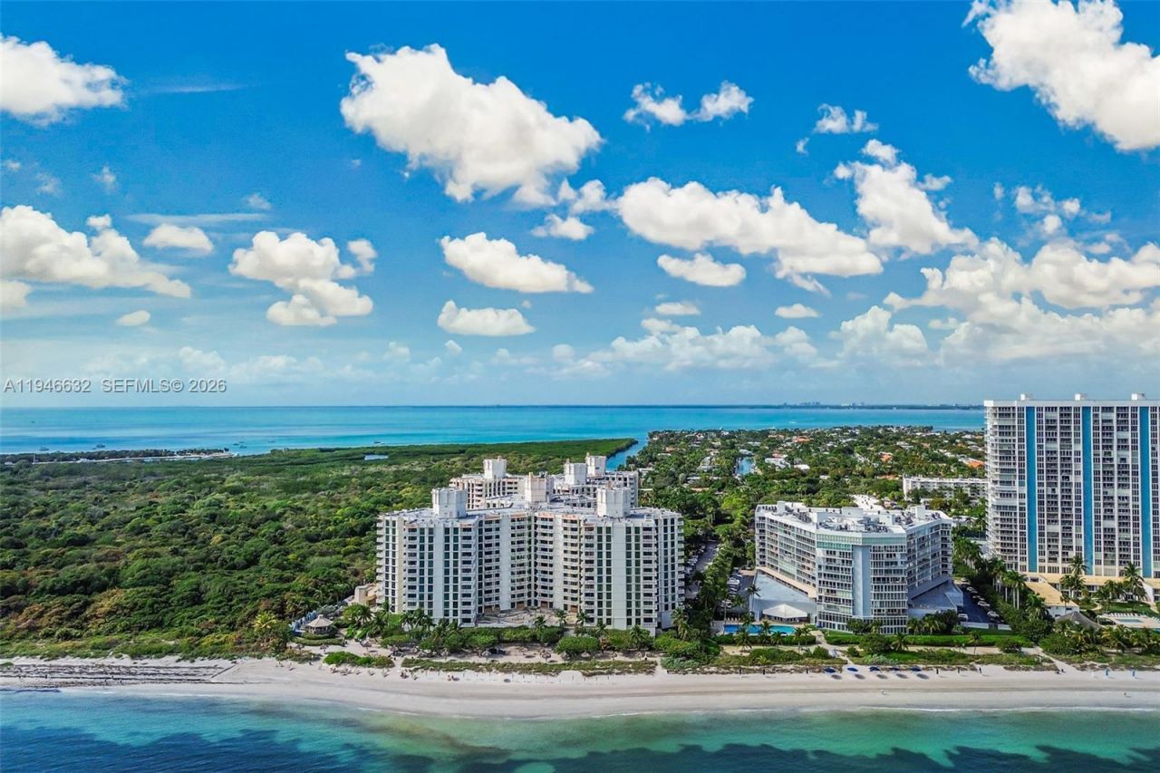 1121 Crandon Blvd, Unit F802, Key Biscayne, FL 33149 Photo