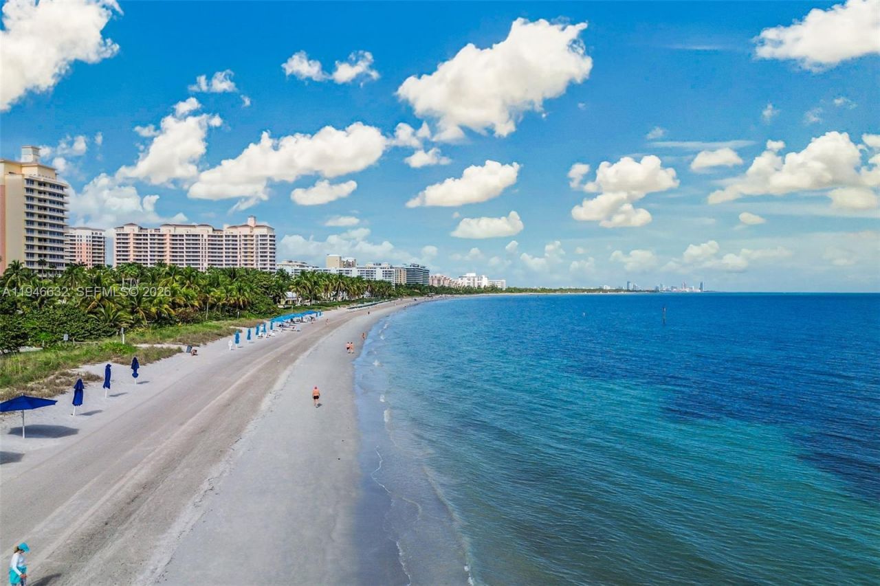 1121 Crandon Blvd, Unit F802, Key Biscayne, FL 33149 Photo