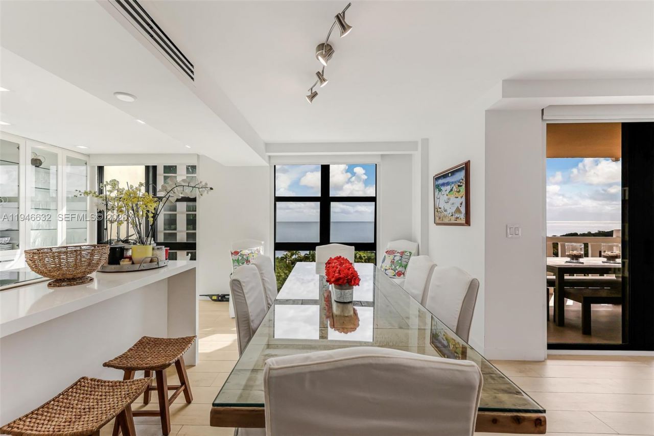 1121 Crandon Blvd, Unit F802, Key Biscayne, FL 33149 Photo