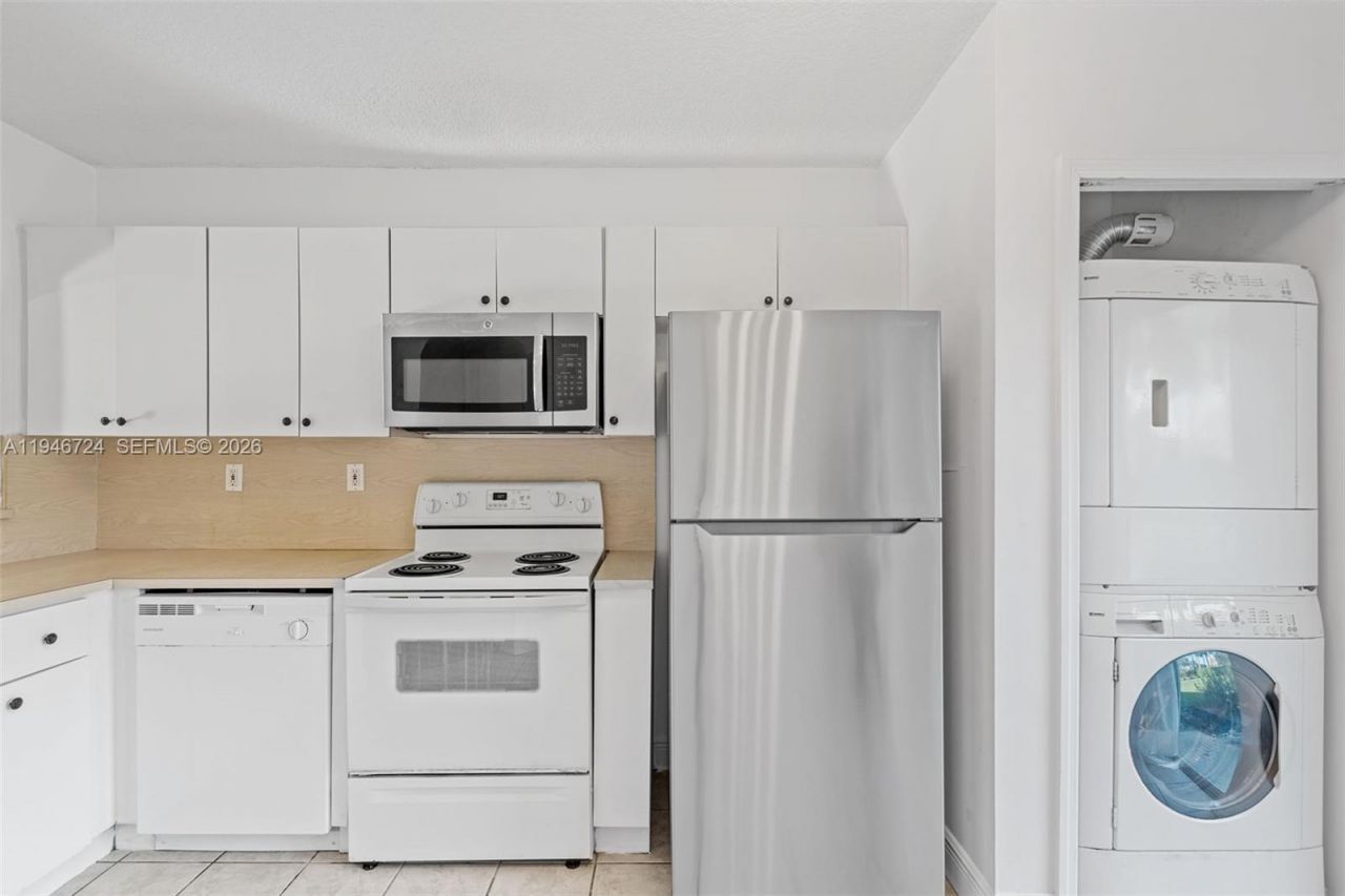 945 NE 34th Ave, Unit 103, Homestead, FL 33033 Photo