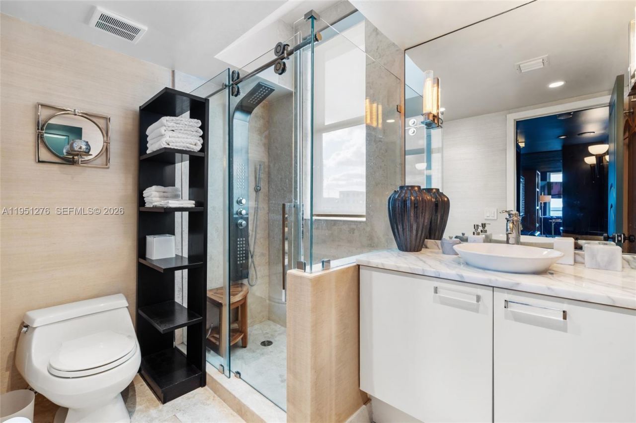 200 Ocean Dr, Unit 8F, Miami Beach, FL 33139 Photo