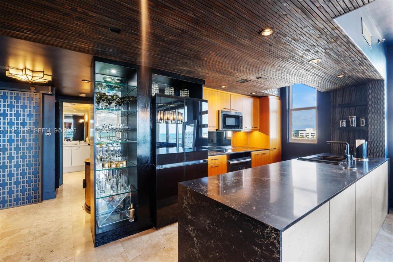 200 Ocean Dr, Unit 8F, Miami Beach, FL 33139 Photo