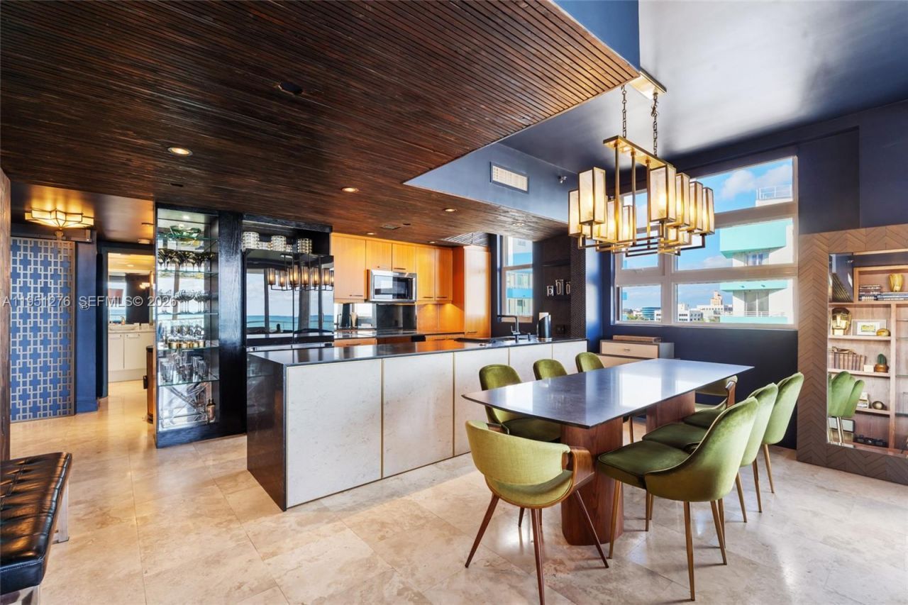 200 Ocean Dr, Unit 8F, Miami Beach, FL 33139 Photo