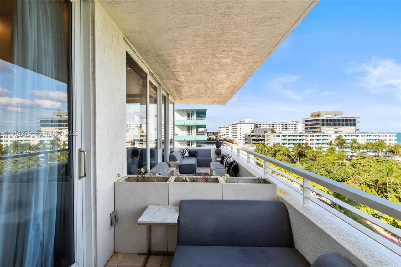 200 Ocean Dr, Unit 8F, Miami Beach, FL 33139 Photo