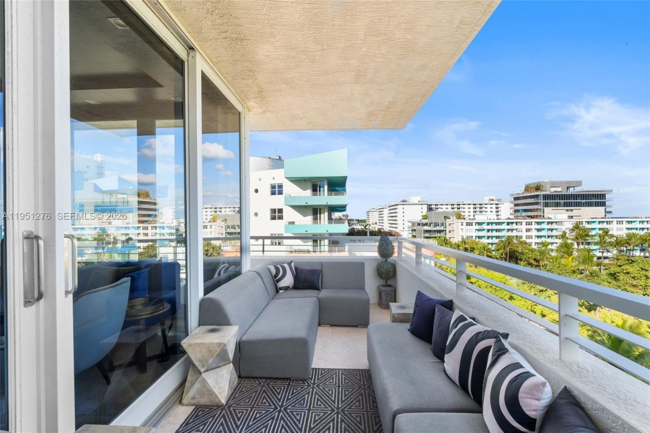 200 Ocean Dr, Unit 8F, Miami Beach, FL 33139 Photo