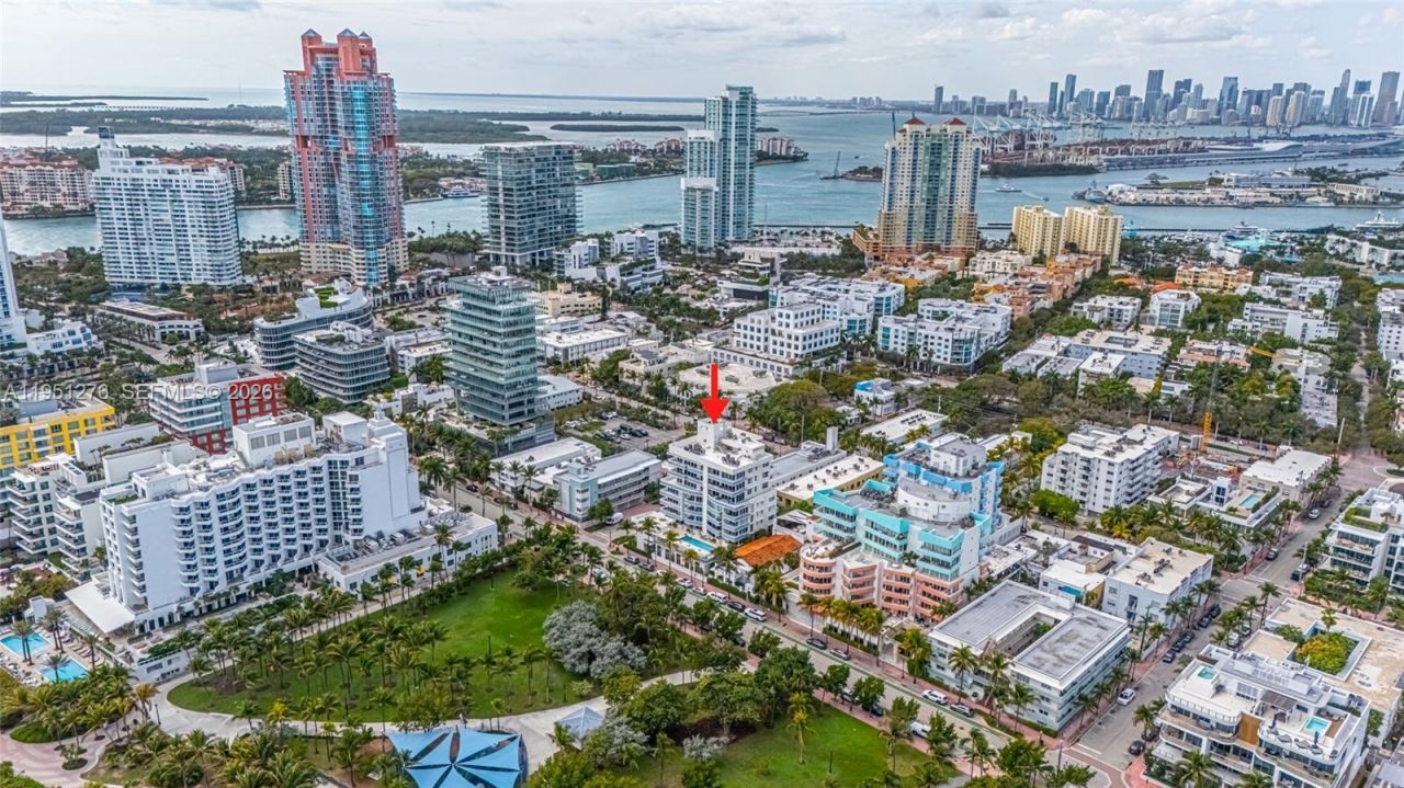 200 Ocean Dr, Unit 8F, Miami Beach, FL 33139 Photo