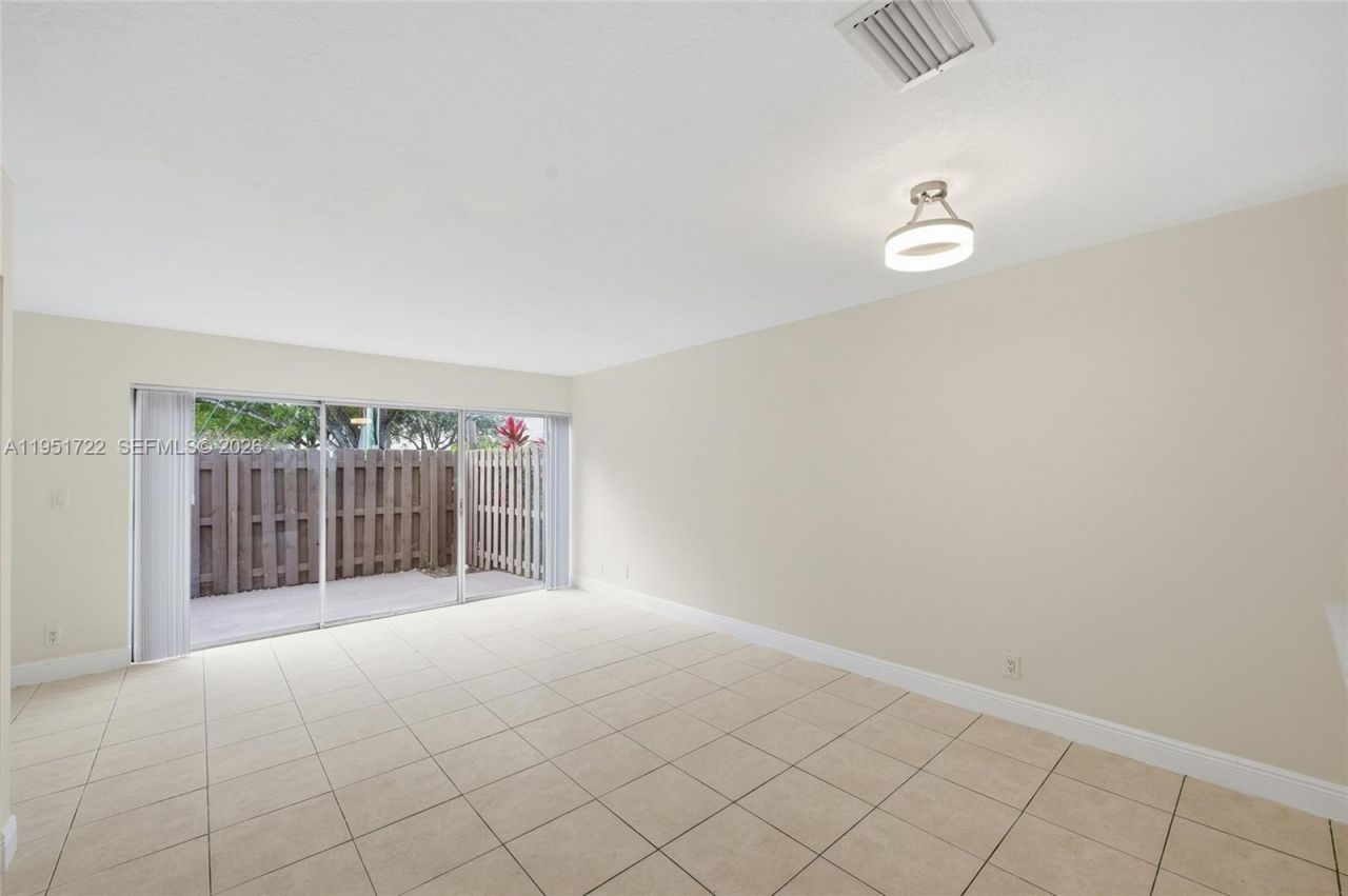 3001 NW 5th Ter, Unit 4, Pompano Beach, FL 33064 Photo