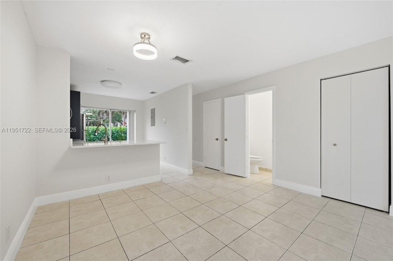3001 NW 5th Ter, Unit 4, Pompano Beach, FL 33064 Photo