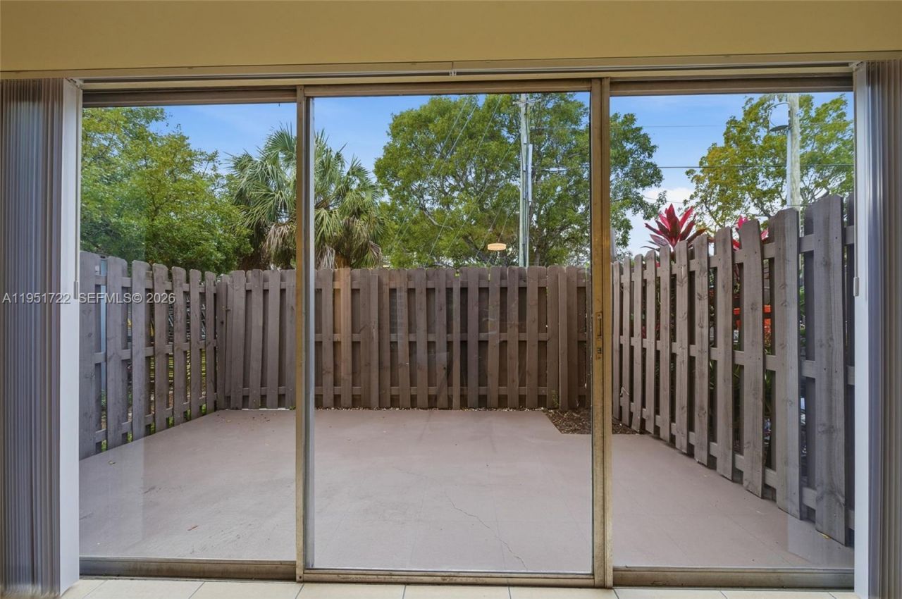 3001 NW 5th Ter, Unit 4, Pompano Beach, FL 33064 Photo