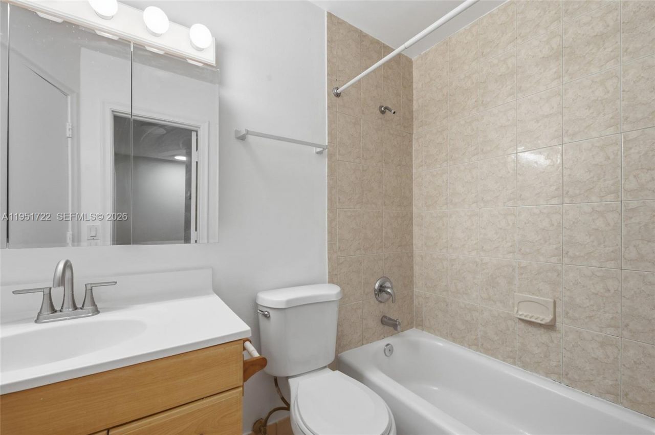 3001 NW 5th Ter, Unit 4, Pompano Beach, FL 33064 Photo