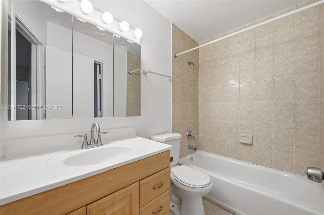 3001 NW 5th Ter, Unit 4, Pompano Beach, FL 33064 Photo