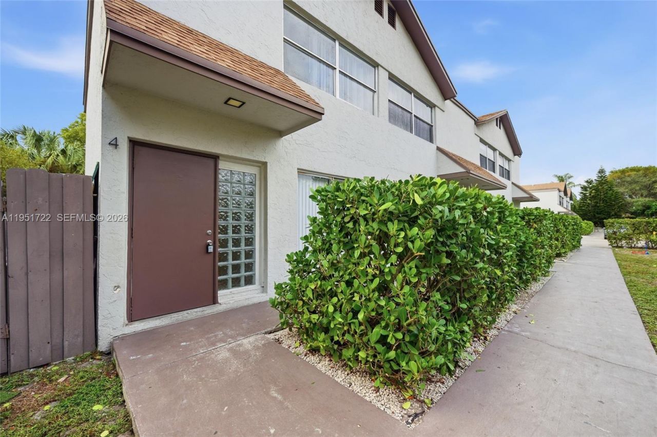 3001 NW 5th Ter, Unit 4, Pompano Beach, FL 33064 Photo