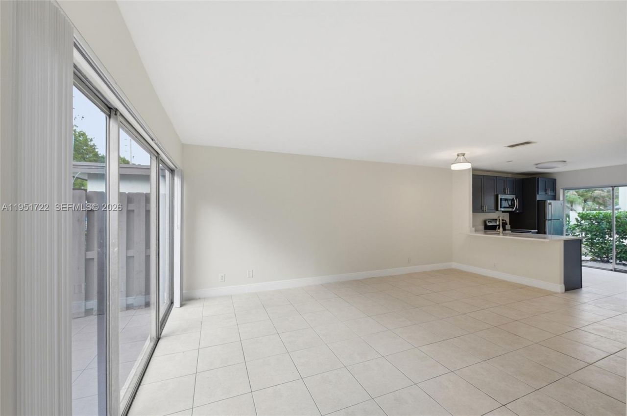3001 NW 5th Ter, Unit 4, Pompano Beach, FL 33064 Photo