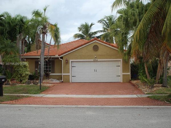 18801 NW 5th St, Pembroke Pines, FL 33029