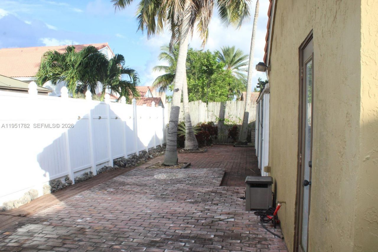 18801 NW 5th St, Pembroke Pines, FL 33029 Photo