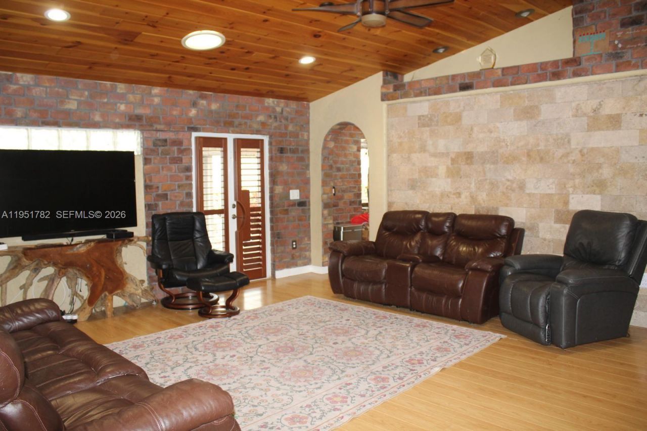 18801 NW 5th St, Pembroke Pines, FL 33029 Photo