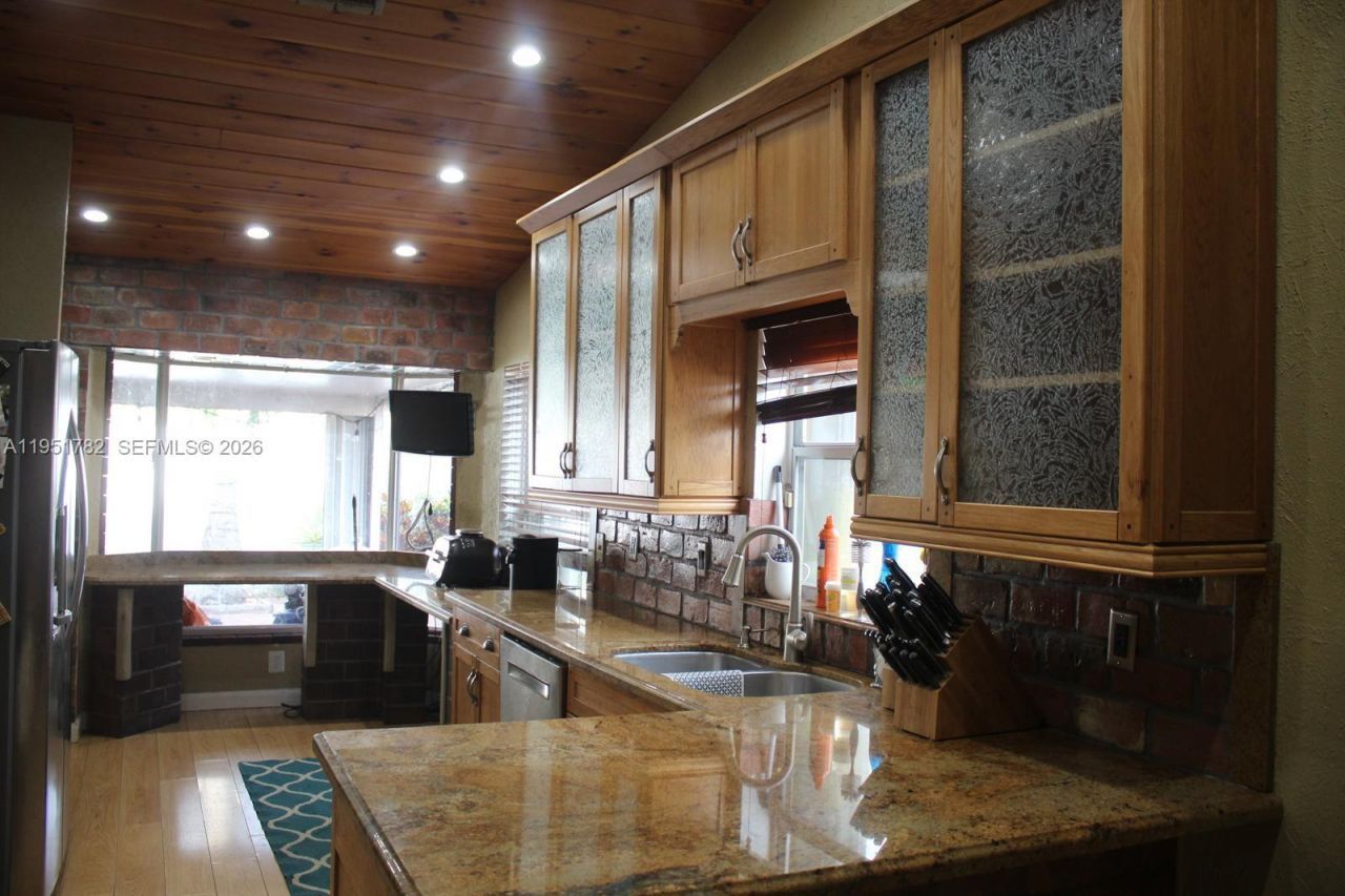 18801 NW 5th St, Pembroke Pines, FL 33029 Photo