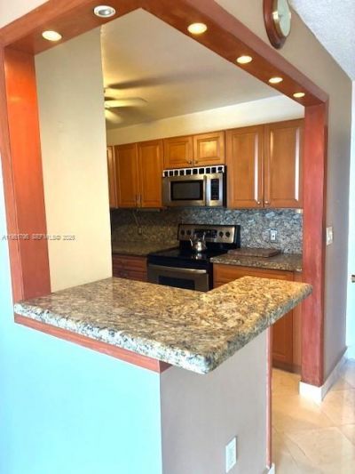 2500 NE 135th St, Unit B805, North Miami, FL 33181 Photo