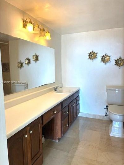 2500 NE 135th St, Unit B805, North Miami, FL 33181 Photo