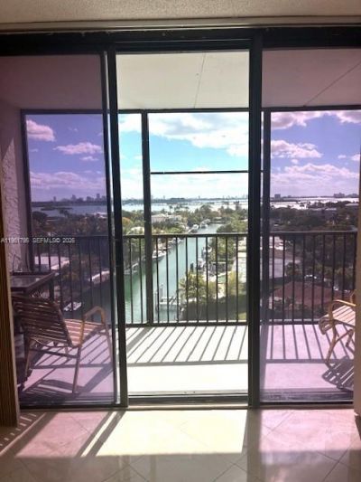 2500 NE 135th St, Unit B805, North Miami, FL 33181 Photo