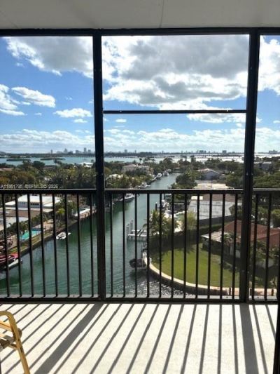 2500 NE 135th St, Unit B805, North Miami, FL 33181 Photo