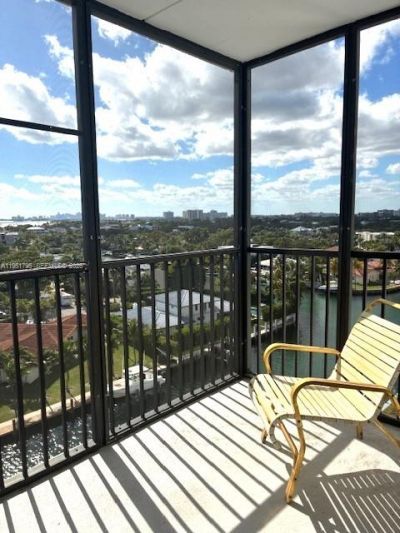 2500 NE 135th St, Unit B805, North Miami, FL 33181 Photo