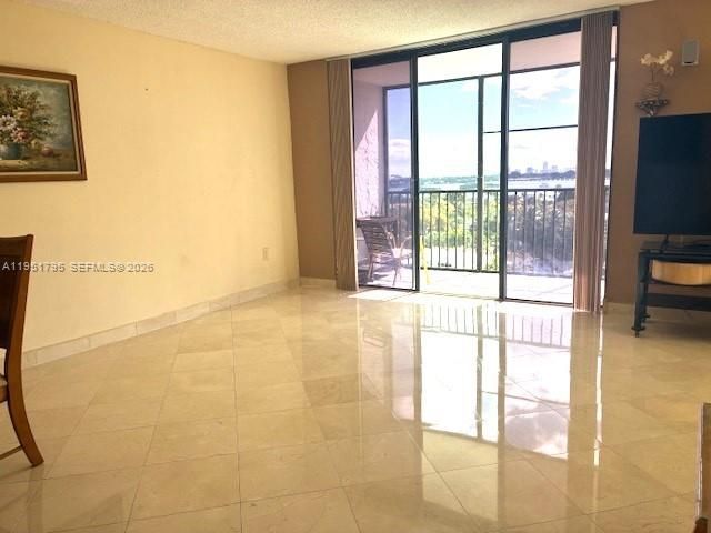 2500 NE 135th St, Unit B805, North Miami, FL 33181 Photo