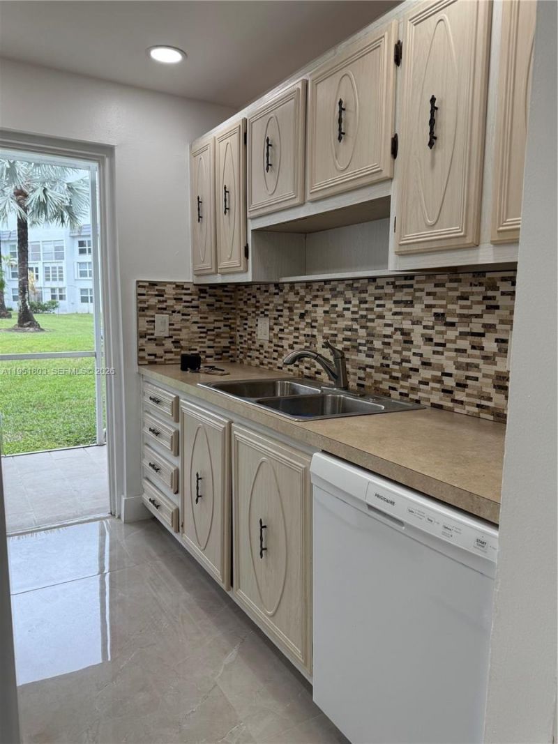 6650 Royal Palm Blvd, Unit 110C, Margate, FL 33063 Photo