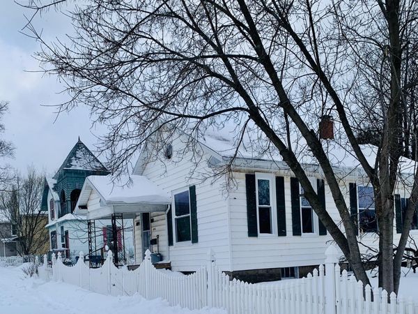 328 4th Street, Manistee, MI 49660