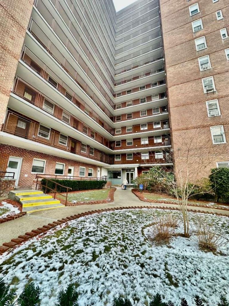 97-10 62 Drive, Unit 4J, Rego Park, NY 11374 Main Photo