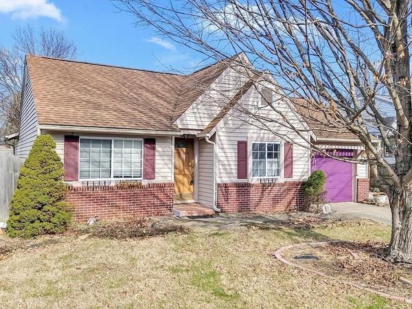 546 W Lois Lane, Bloomington, IN 47403