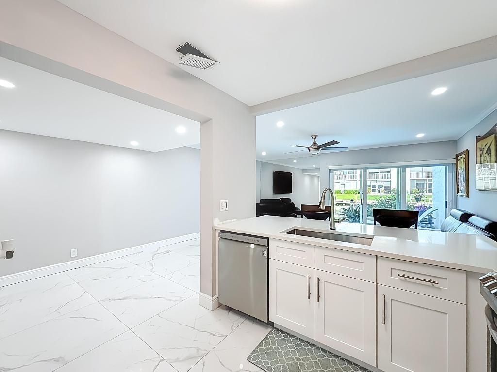 129 Lehane Terrace, Unit 137, North Palm Beach, FL 33408 Photo