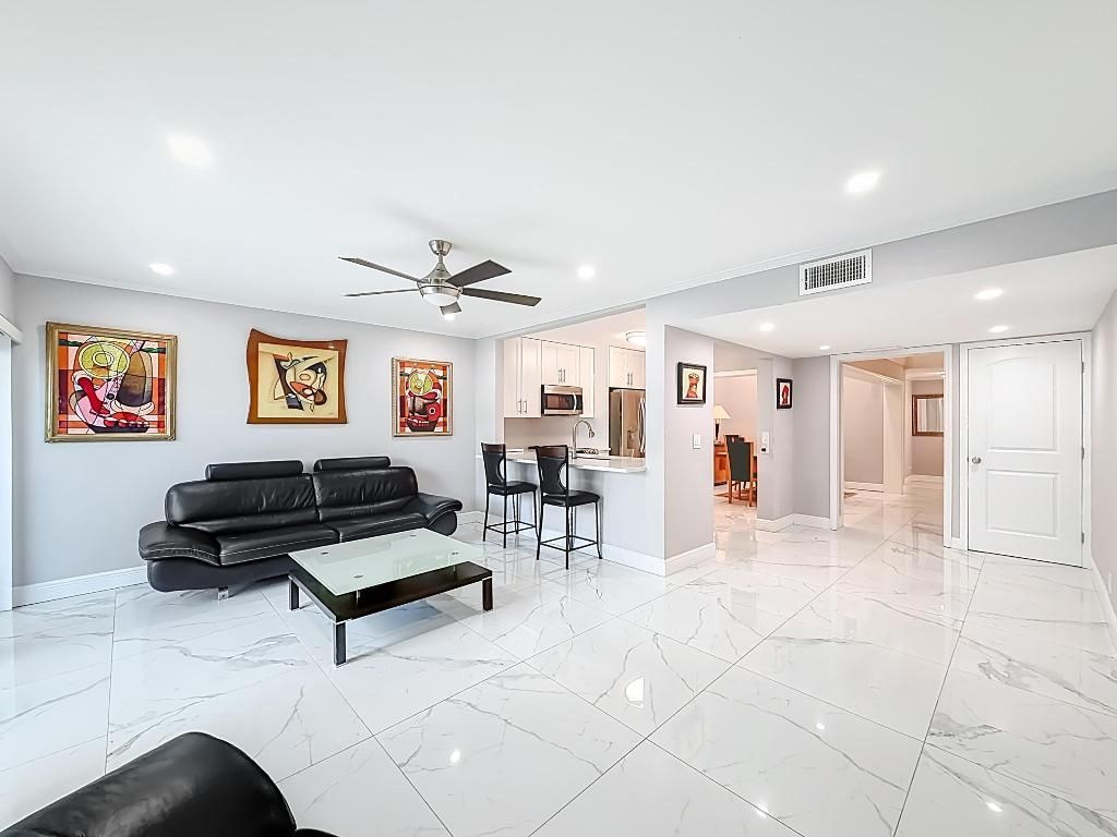 129 Lehane Terrace, Unit 137, North Palm Beach, FL 33408 Photo