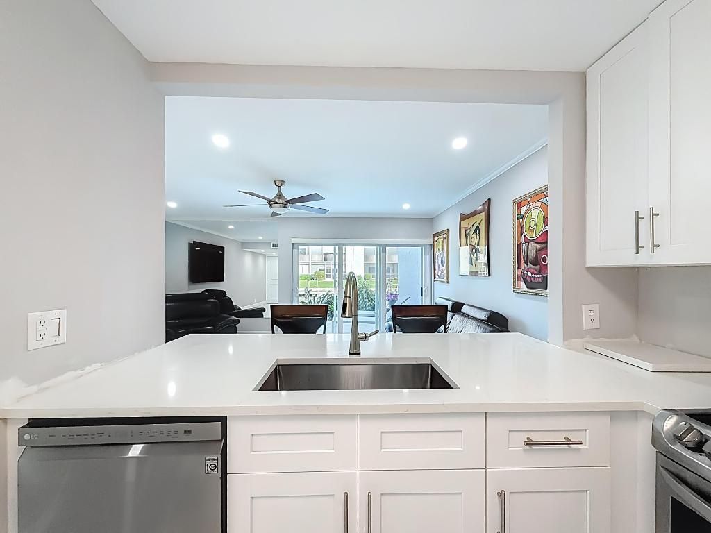 129 Lehane Terrace, Unit 137, North Palm Beach, FL 33408 Photo