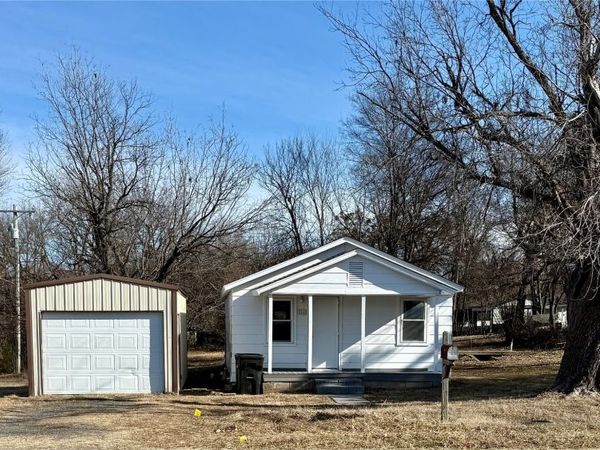 204 N Garrison Avenue, Fort Gibson, OK 74434