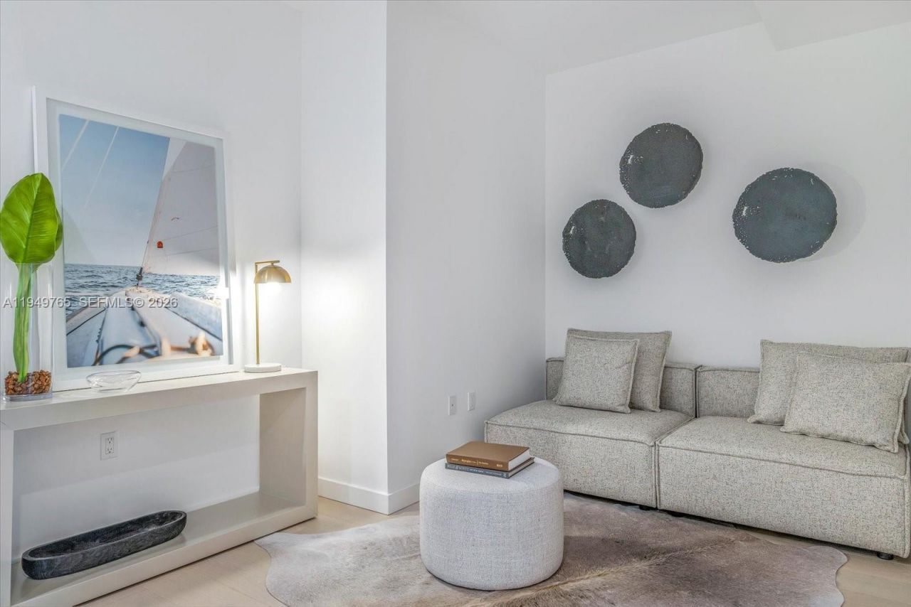 9201 E Bay Harbor Dr, Unit UPH02, Bay Harbor Islands, FL 33154 Photo